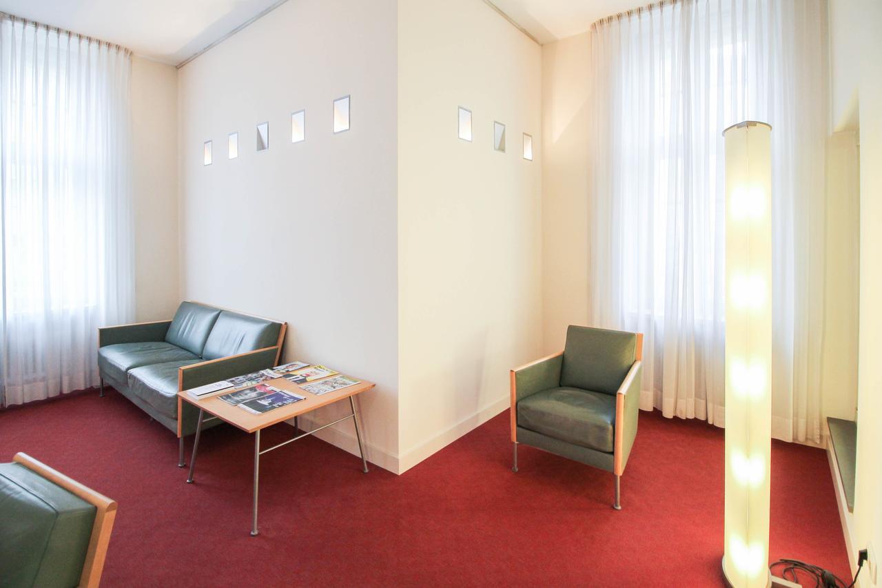 Axel Springer Bed & Breakfast