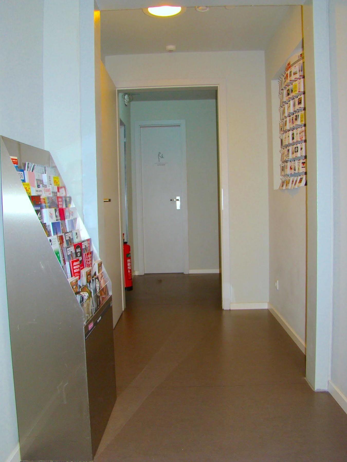 Hostel Near Brandenburg Gate - & *