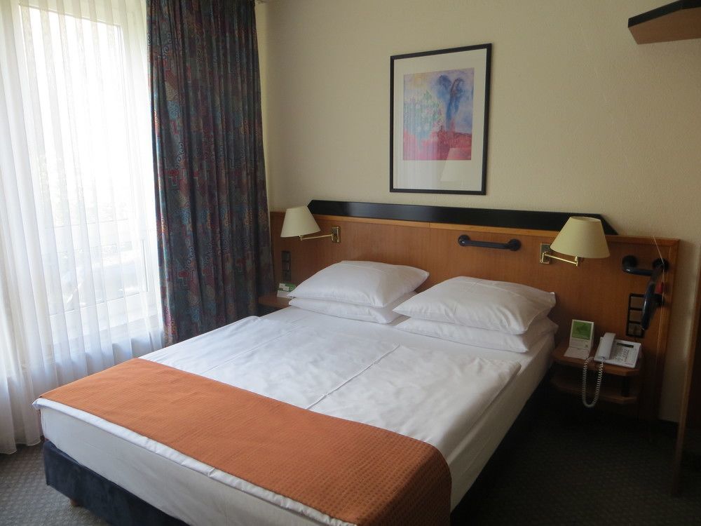 Moxy Humboldthain Park Hotel Berlin