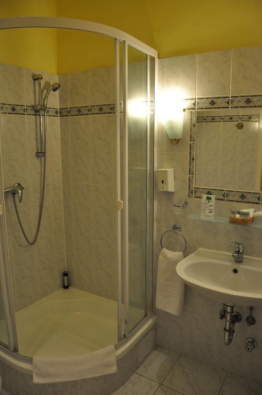 Hotel Savoy Near Kurfuerstendamm Berlin