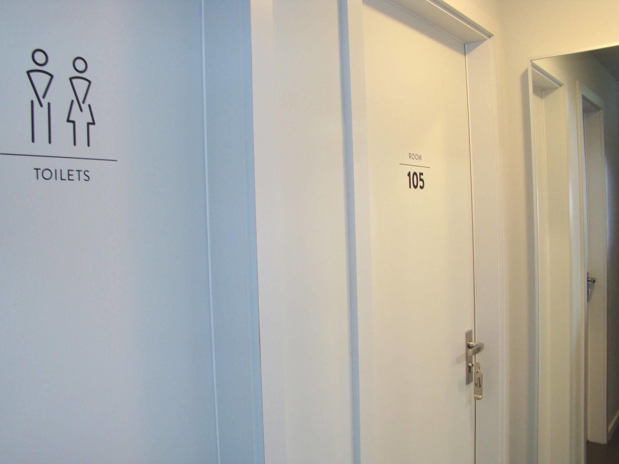 Hostel Near Brandenburg Gate - & *