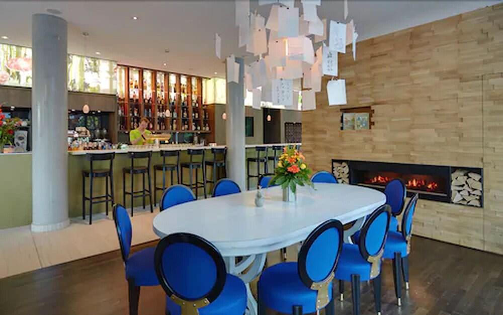 Grimm's Potsdamer Platz Hotel *
