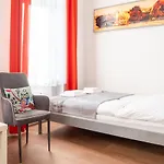 City Studio Apartment For 2, Near Sonnenallee