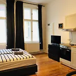 Modernes Apartment Am Viktoria Luise Platz