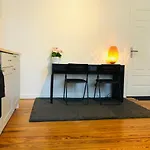 Modernes Apartment Am Viktoria Luise Platz