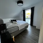 Hochwertiges Haus Mit Garten Mit Guter Anbindung