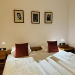 Hotel Nest