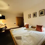 Hotel Nest