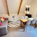 Quiet&Cozy Apartment Perfect For Groups & Families & Business Trips, Near Ber Airport