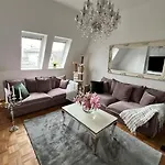 Central Room Near Kurfuerstendamm