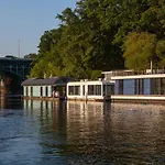 Haus direkt am See