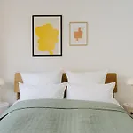 Nook X Salon - Gallery-Apartment In Friedrichshain
