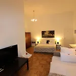 Midi Inn City West am Ku\'damm
