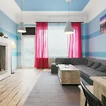 8 People Vacation Apartment Family & Friends