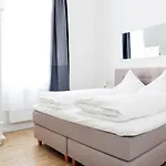 Sc 03 By Rockchair Apartments L Superhost Status L 2 Bedrooms Boxspringbeds Balcony Elevator - Cozy Family & Business Flair Welcomes You!