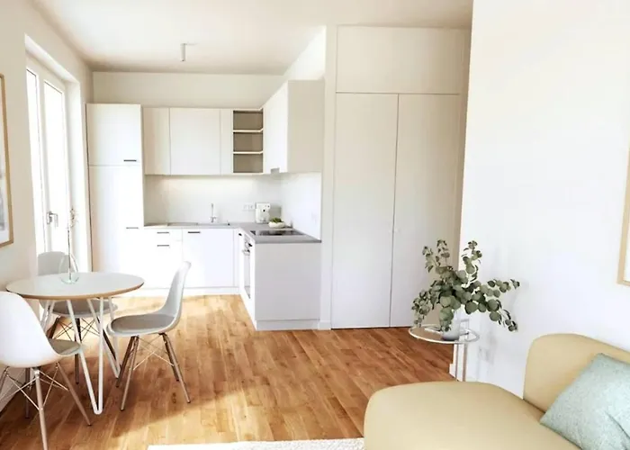 Holidayhome Apartments I Spacious 20Sqm Room In Berlin-Lichtenberg