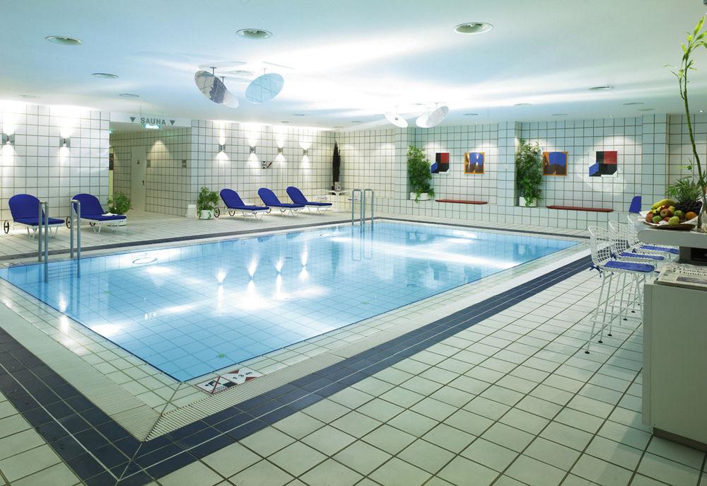 Hotel Holiday City-west By Ihg 4*