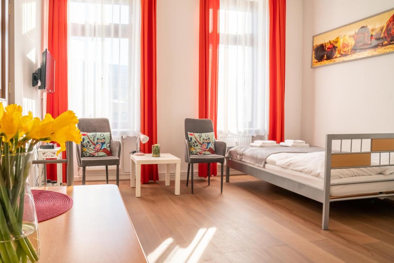City Studio For 2, Near Sonnenallee Apartment *