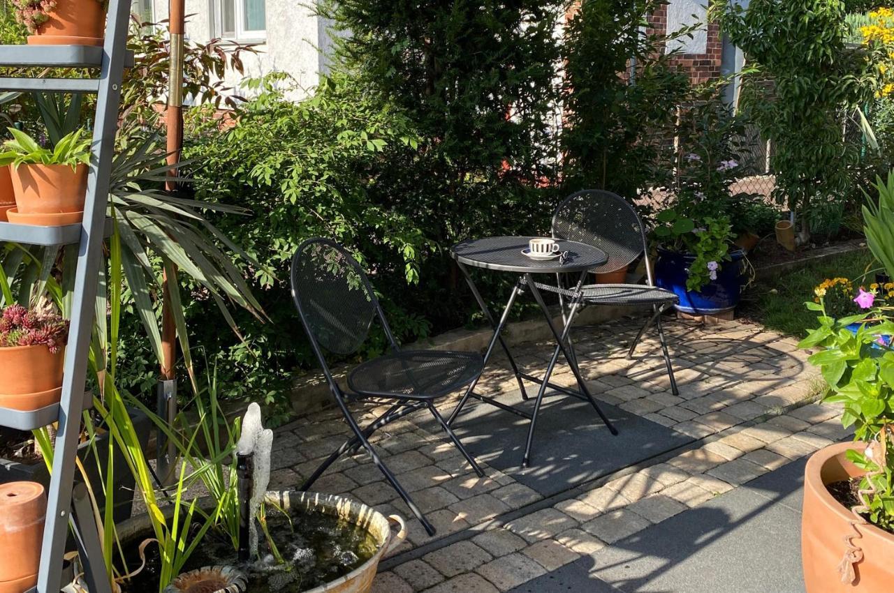 Green Caroline Apartment