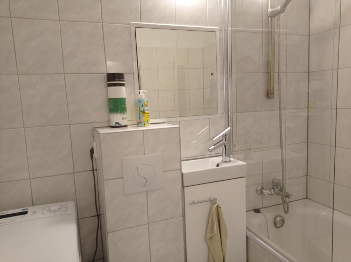 Apartment Ferienwohnung Fuer 1-3 Personen In Berlin, Naehe U Friedrichsfelde *