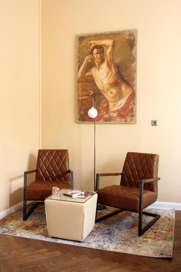 Arthotel Connection