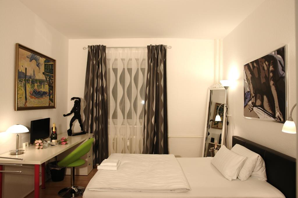 Bananas Hotel And Guesthouse Berlin Berlim