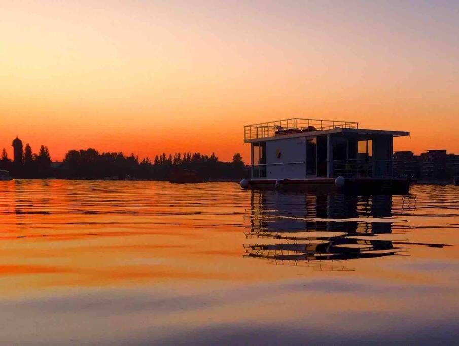Spree Hausboot Botel