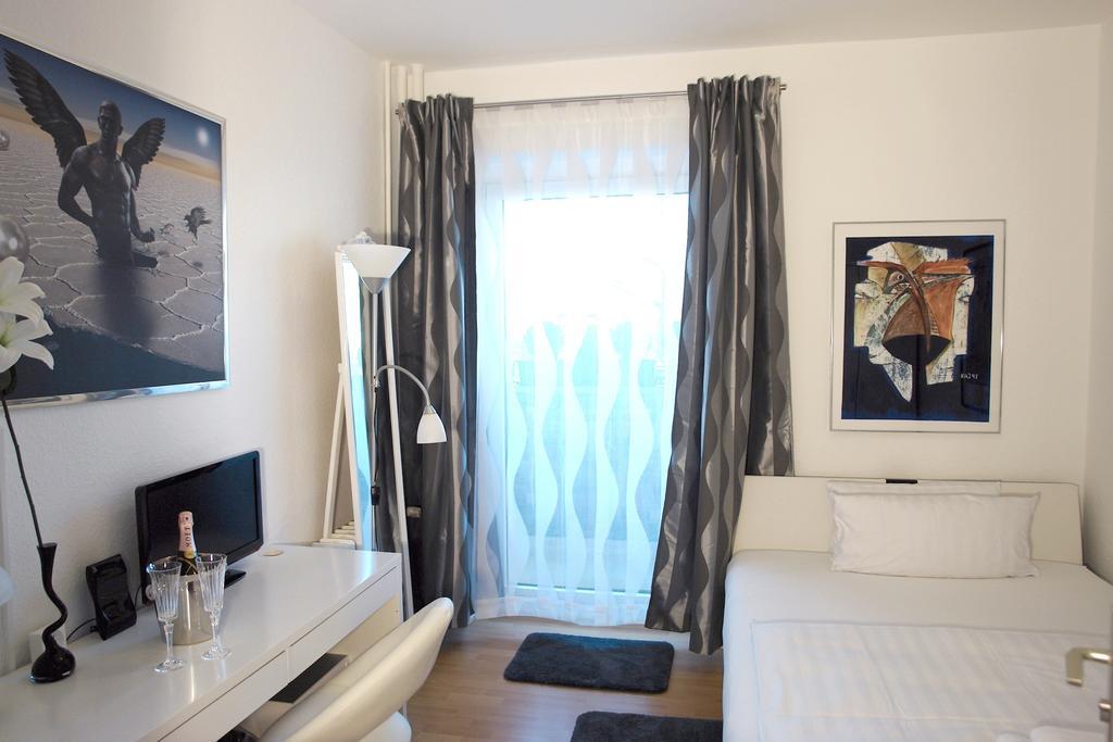Bananas Hotel And Guesthouse Berlin *