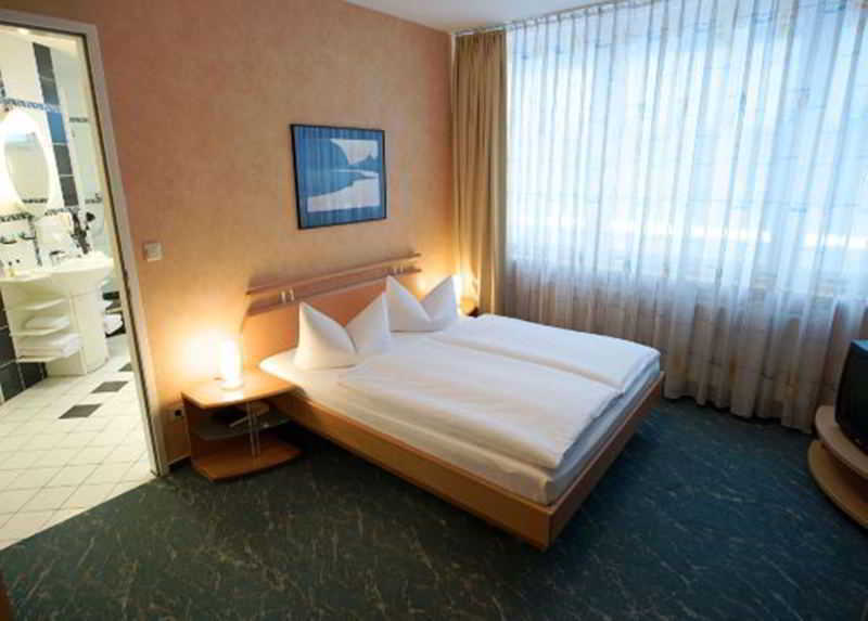 Hotel Good Morning + East Berlin