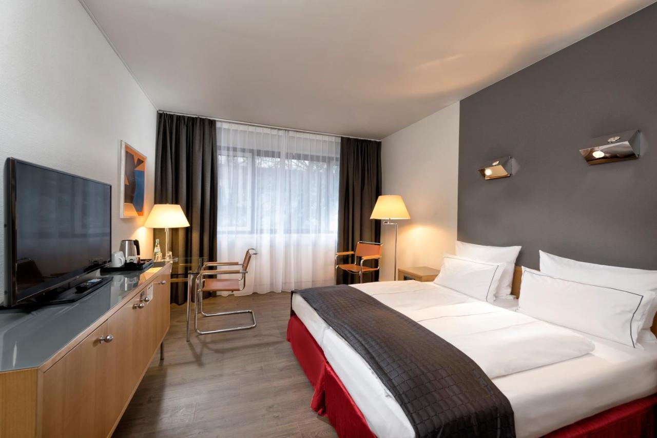 Hotel Holiday City-west By Ihg