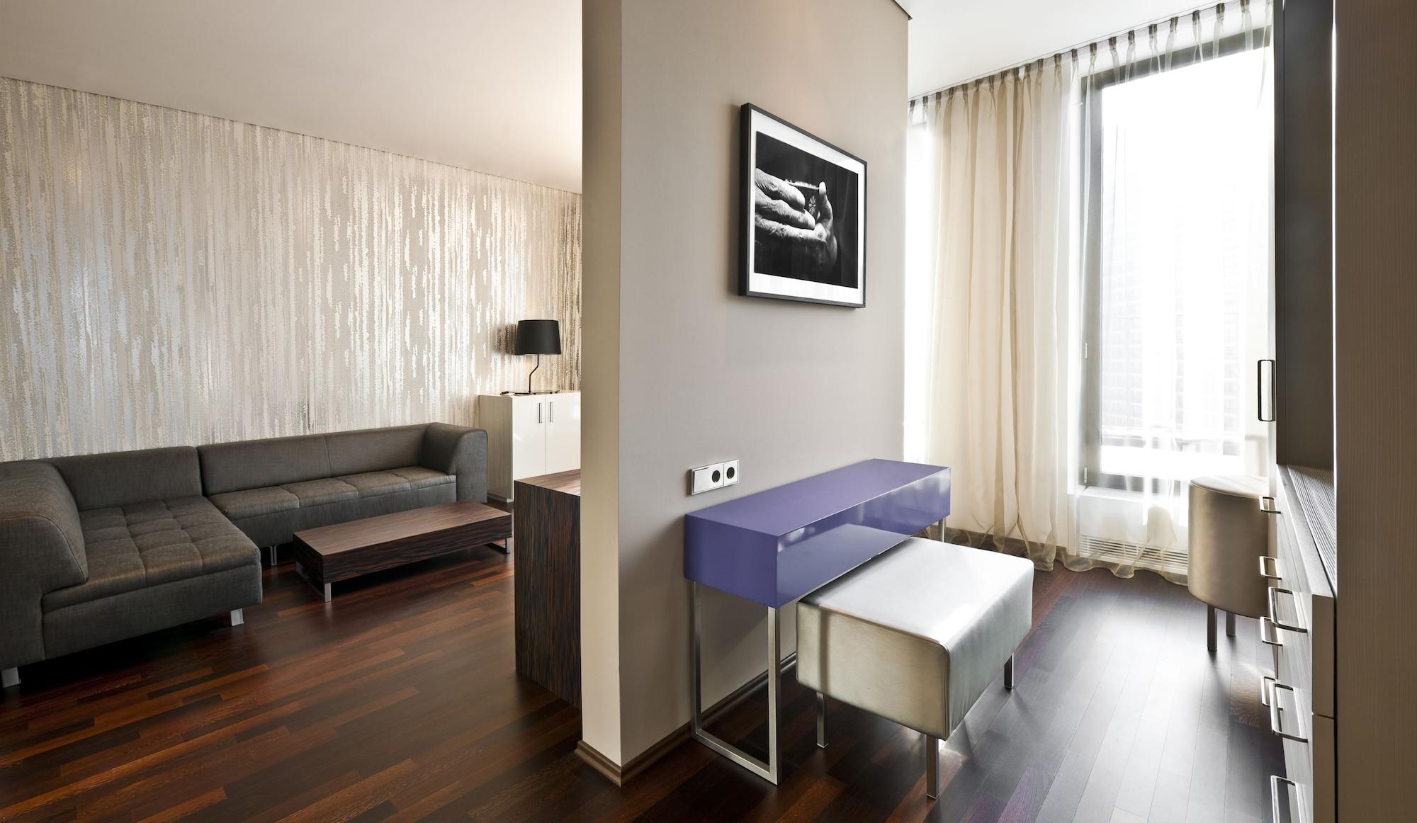 Hotel Cosmo Mitte 4*