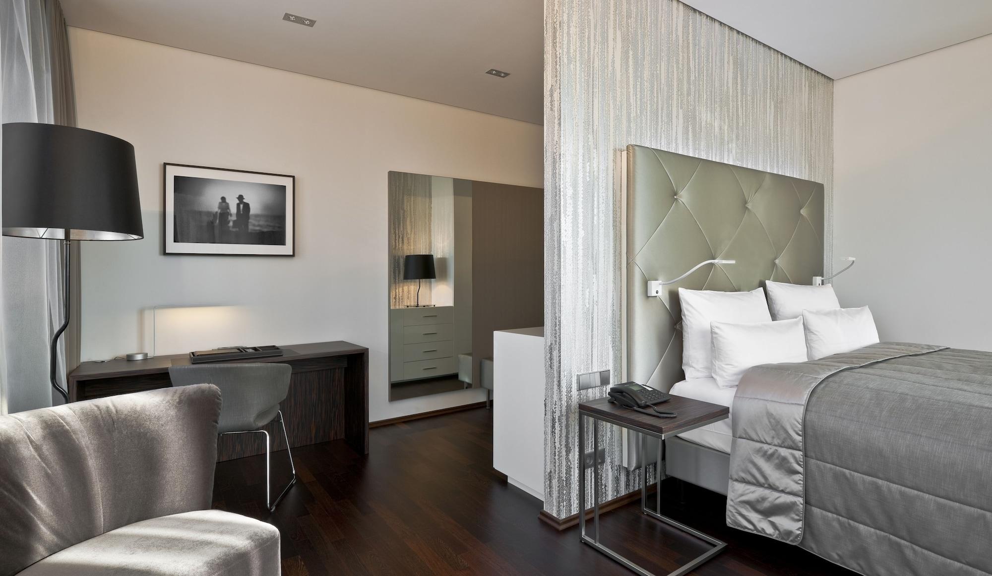 Hotel Cosmo Mitte 4*