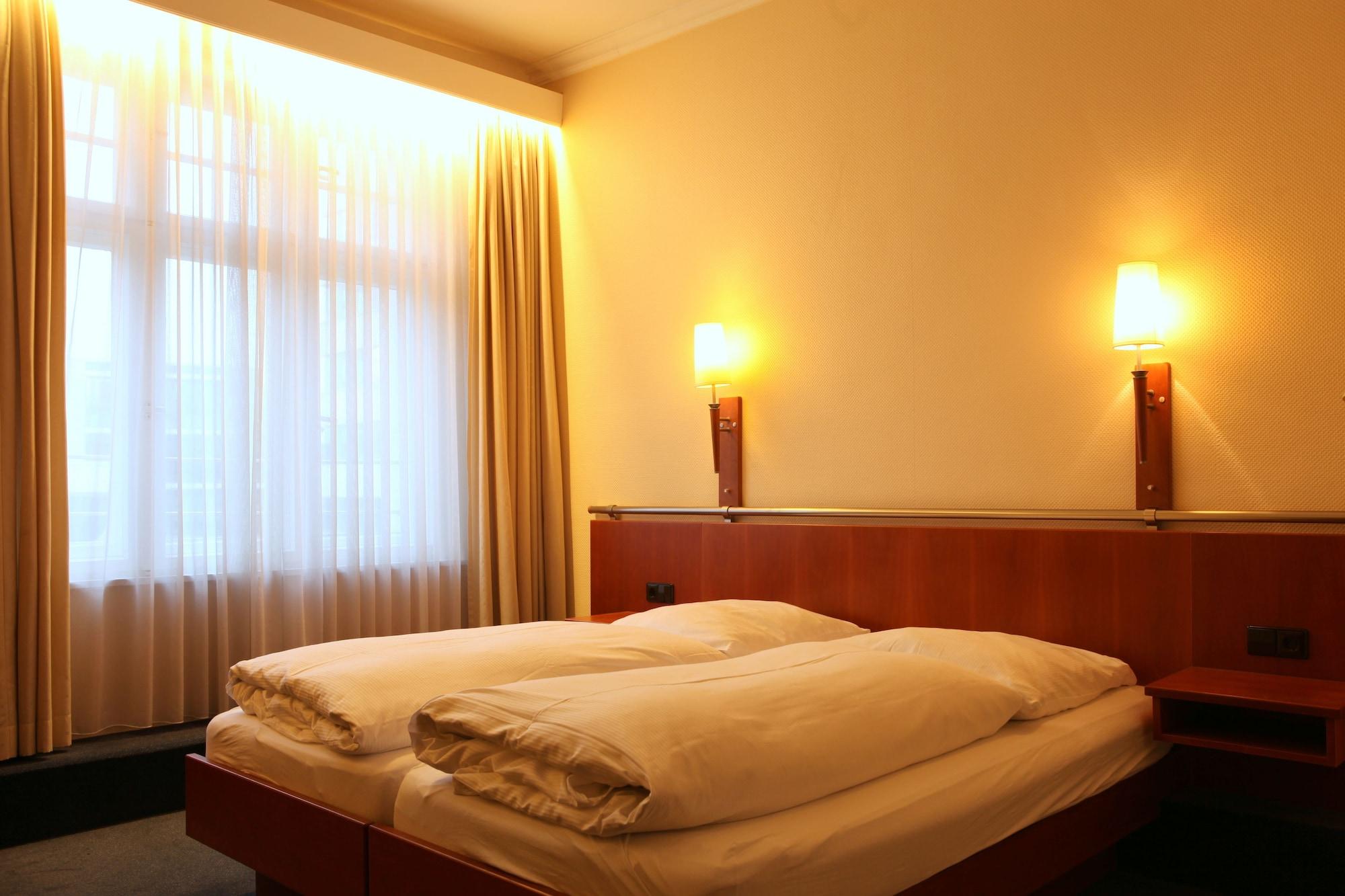 Hotel Kurfuerst Am Kurfuerstendamm Berlin