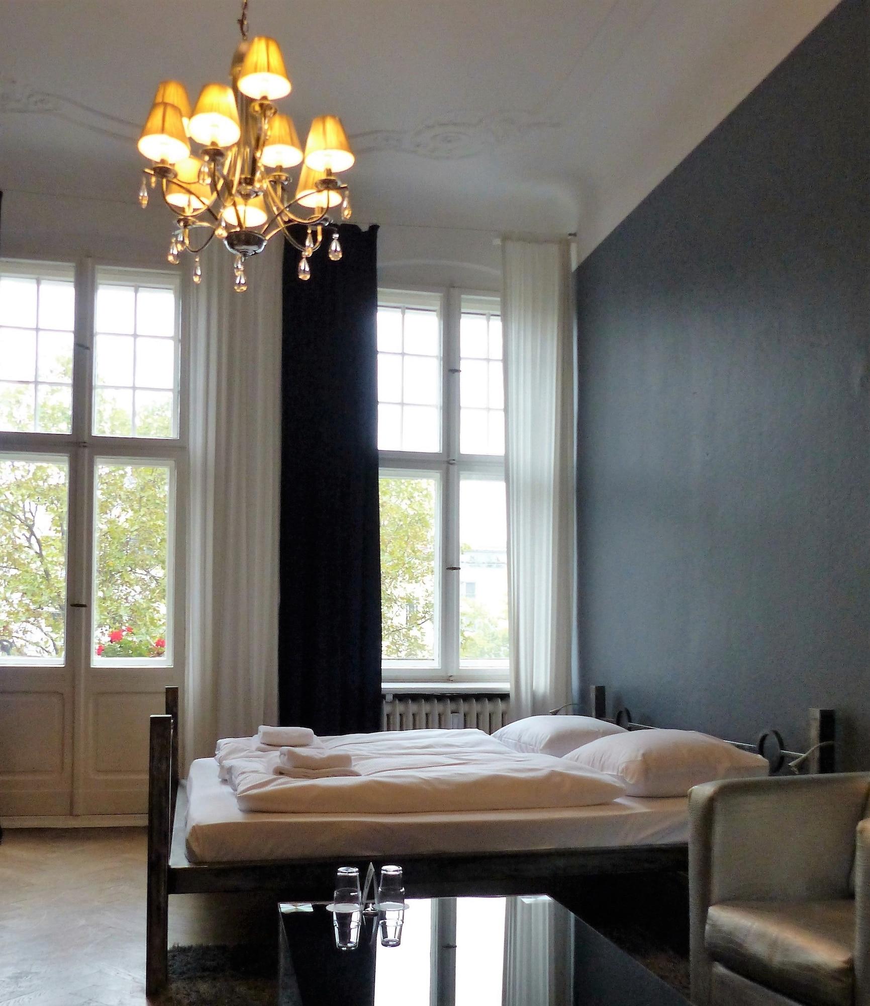 Hotel Arthotel Connection 3*