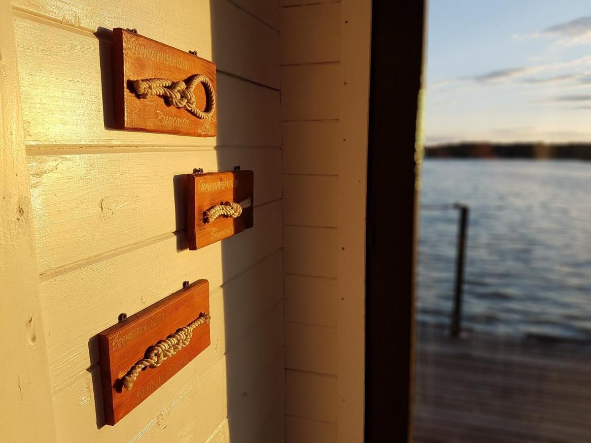 Gemuetliches Hausboot Mit Kamin In *