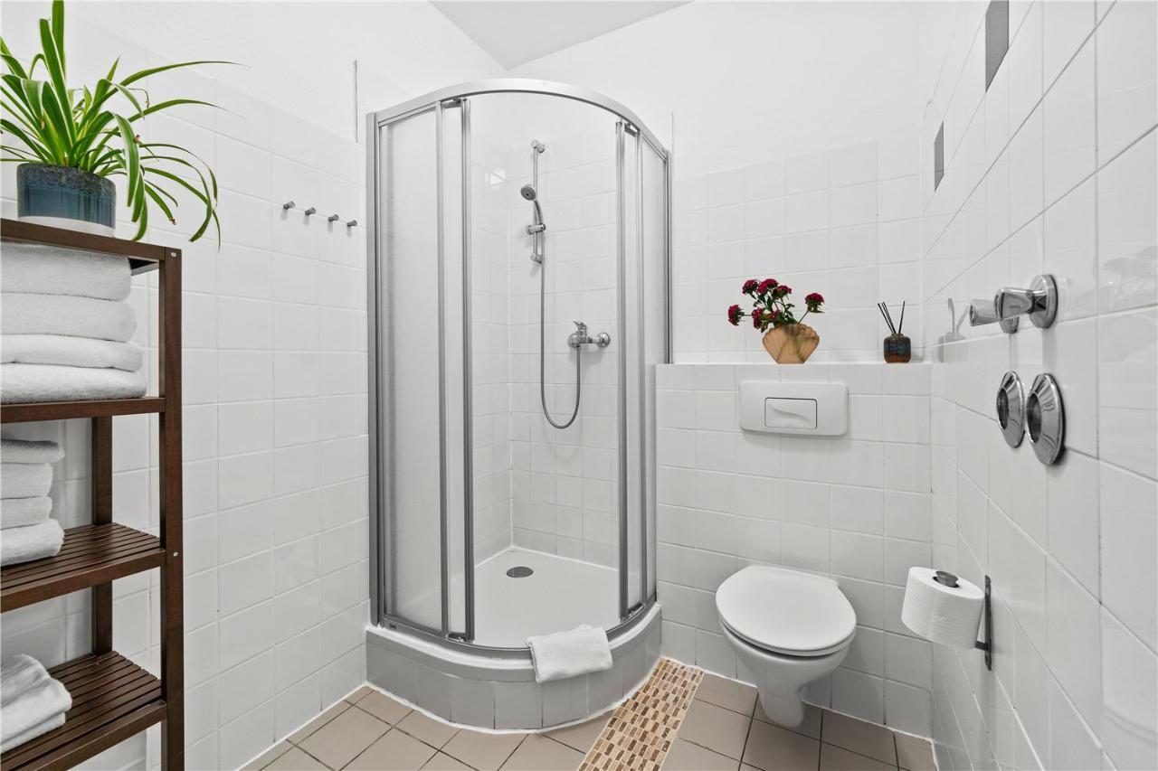 33 Efg Schoenhauser Allee Mit Balkon Apartment Berlin