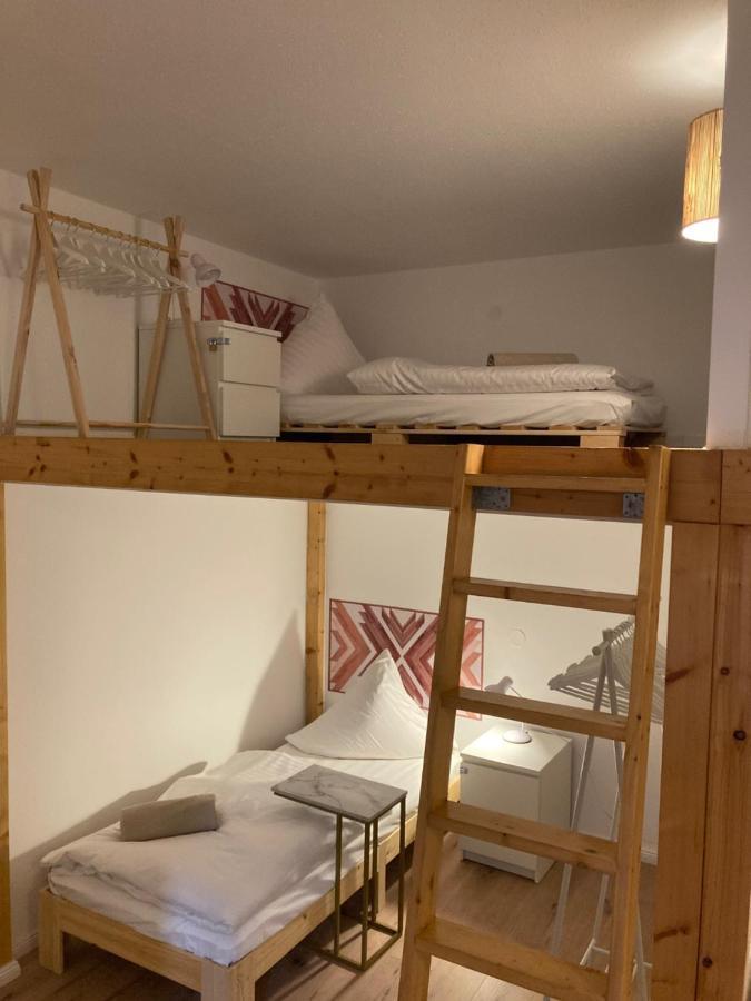 Minimal No.43 Hostel *