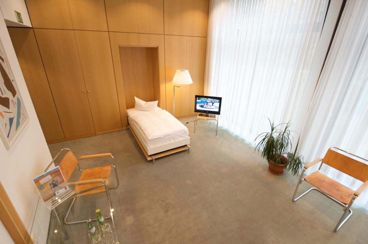 Hotel Holiday City-west By Ihg