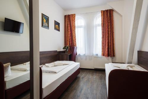 Hotel Queens Park 3*