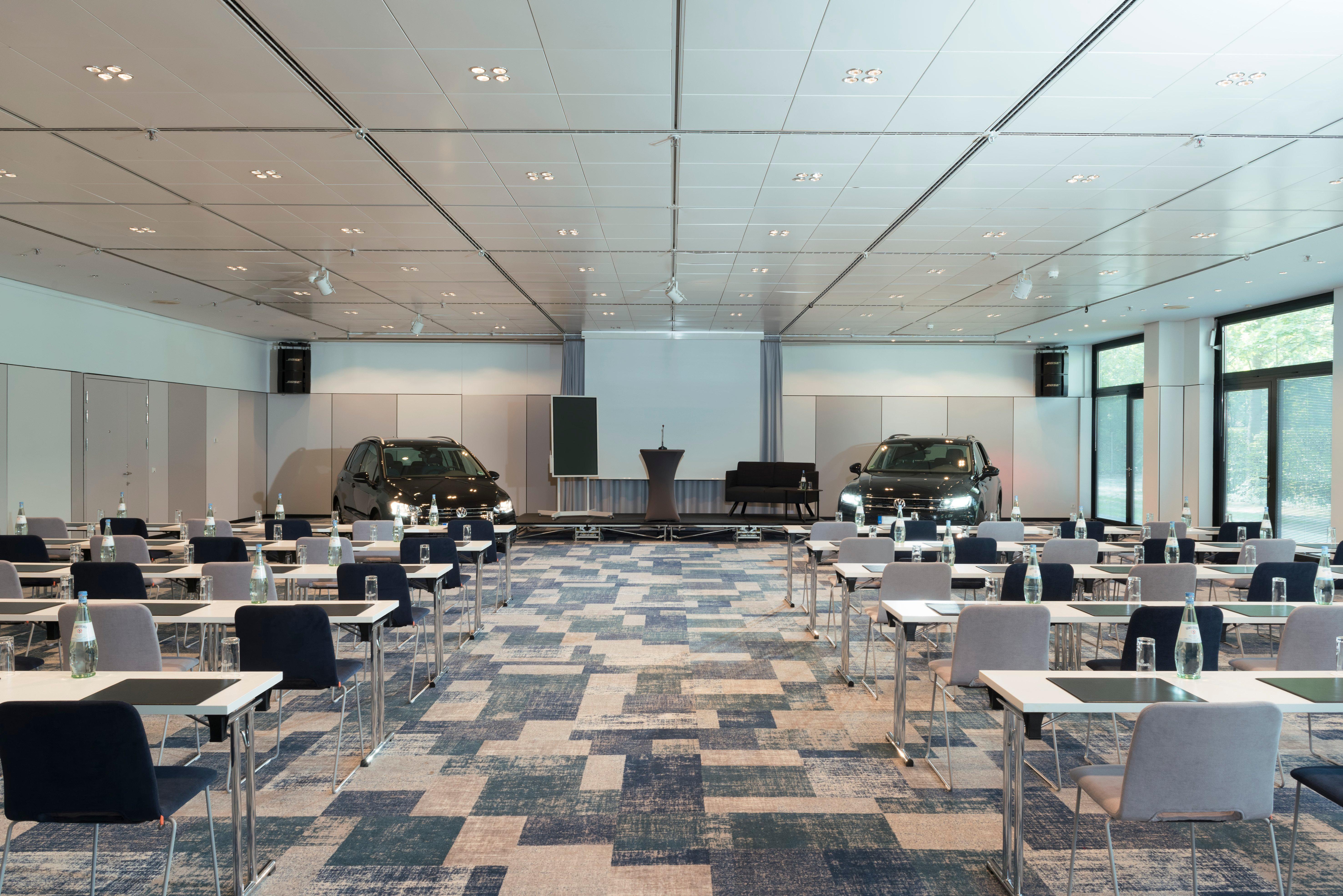 Holiday City-west By Ihg Hotel 4*
