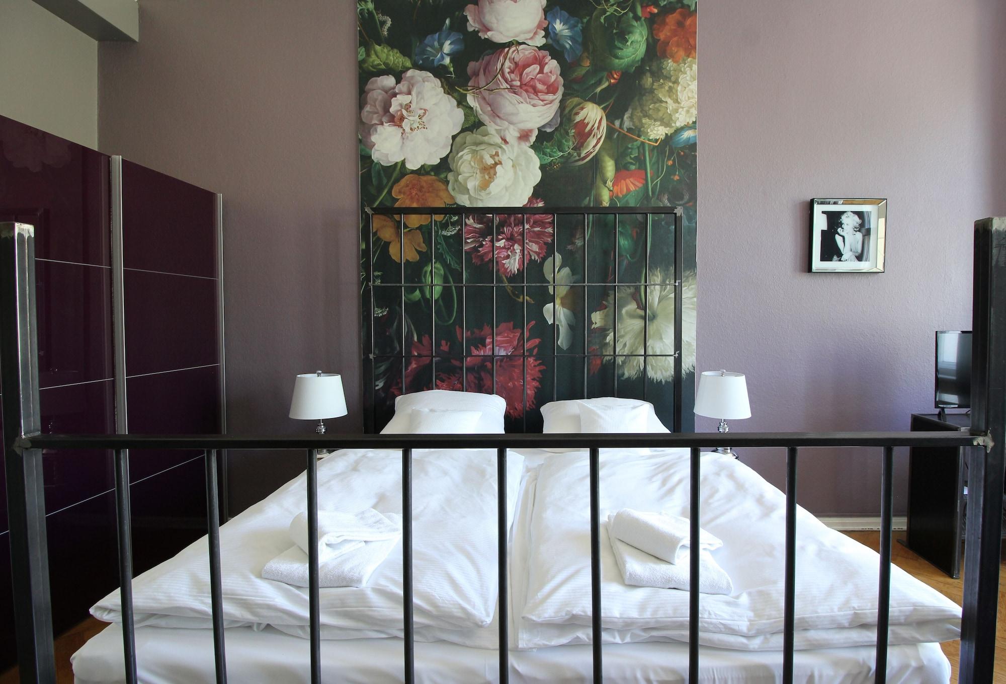 Arthotel Connection 3*