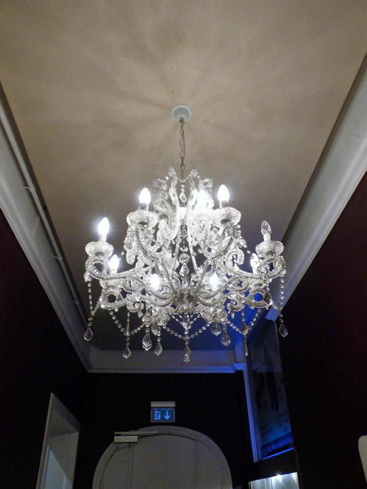 Hotel Arthotel Connection 3*