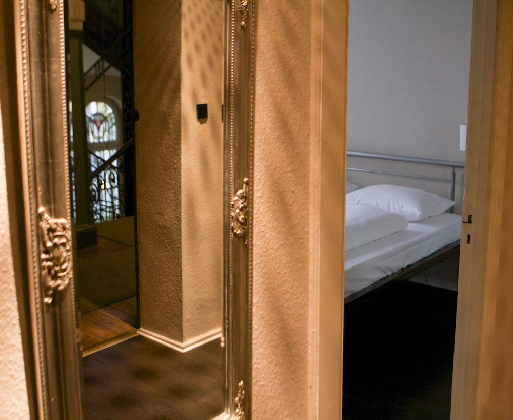 Arthotel Connection Hotel 3*