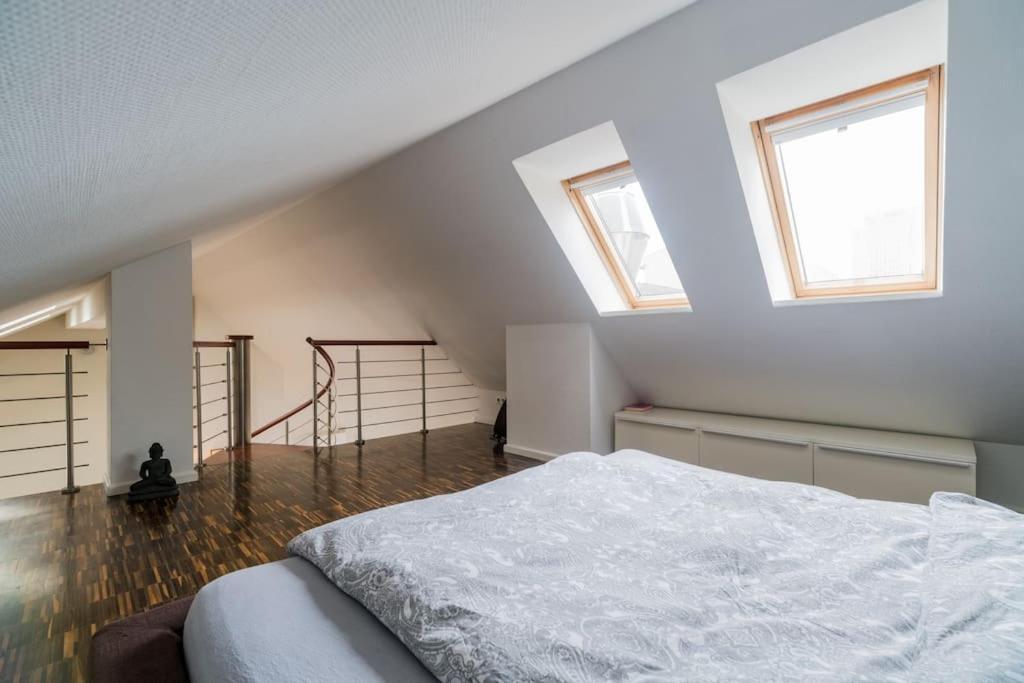 Ruhige Dachwohnung Mit Terrasse Mitte - Spacious Modern Rooftop Loft In Mitte