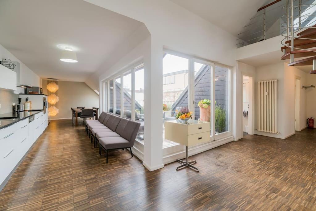 Ruhige Dachwohnung Mit Terrasse Mitte - Spacious Modern Rooftop Loft In Mitte *