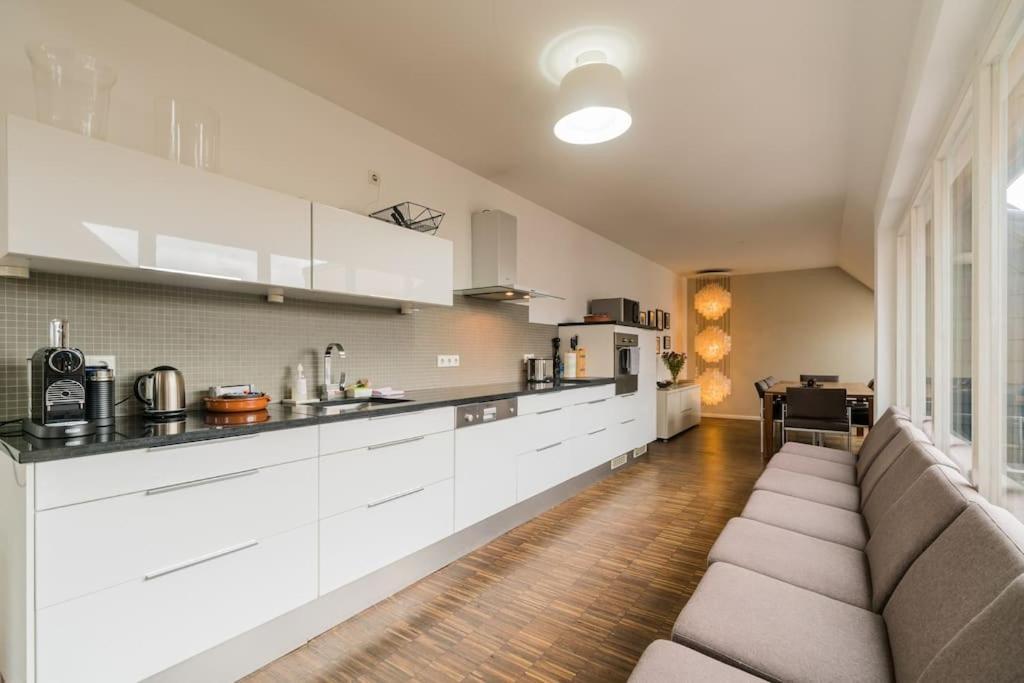 Ruhige Dachwohnung Mit Terrasse Mitte - Spacious Modern Rooftop Loft In Mitte Apartment *