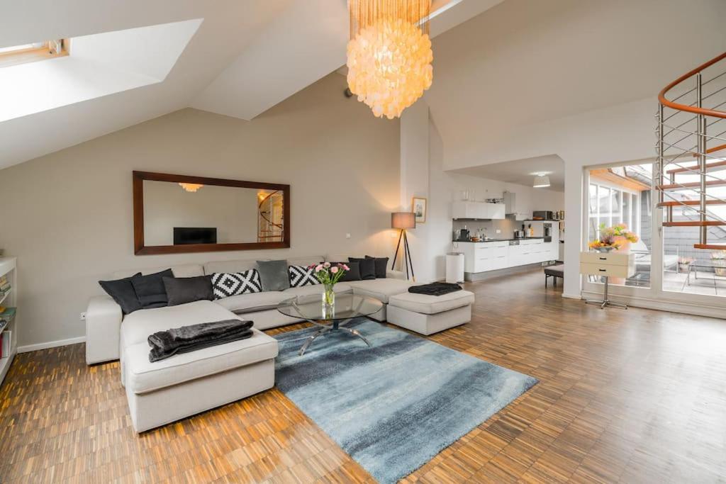 Ruhige Dachwohnung Mit Terrasse Mitte - Spacious Modern Rooftop Loft In Mitte Apartment *