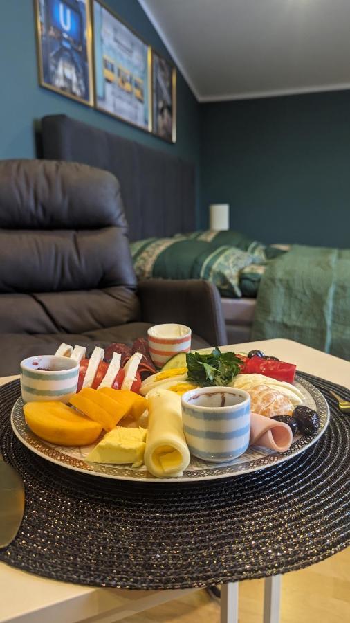 3 Rooms - Zimmervermietung Naehe Flughafen Ber - Gratis Wlan, Parken & Netflix Hospedagem domiciliar *