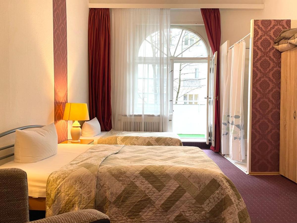 Castell Am Kurfuerstendamm 3*