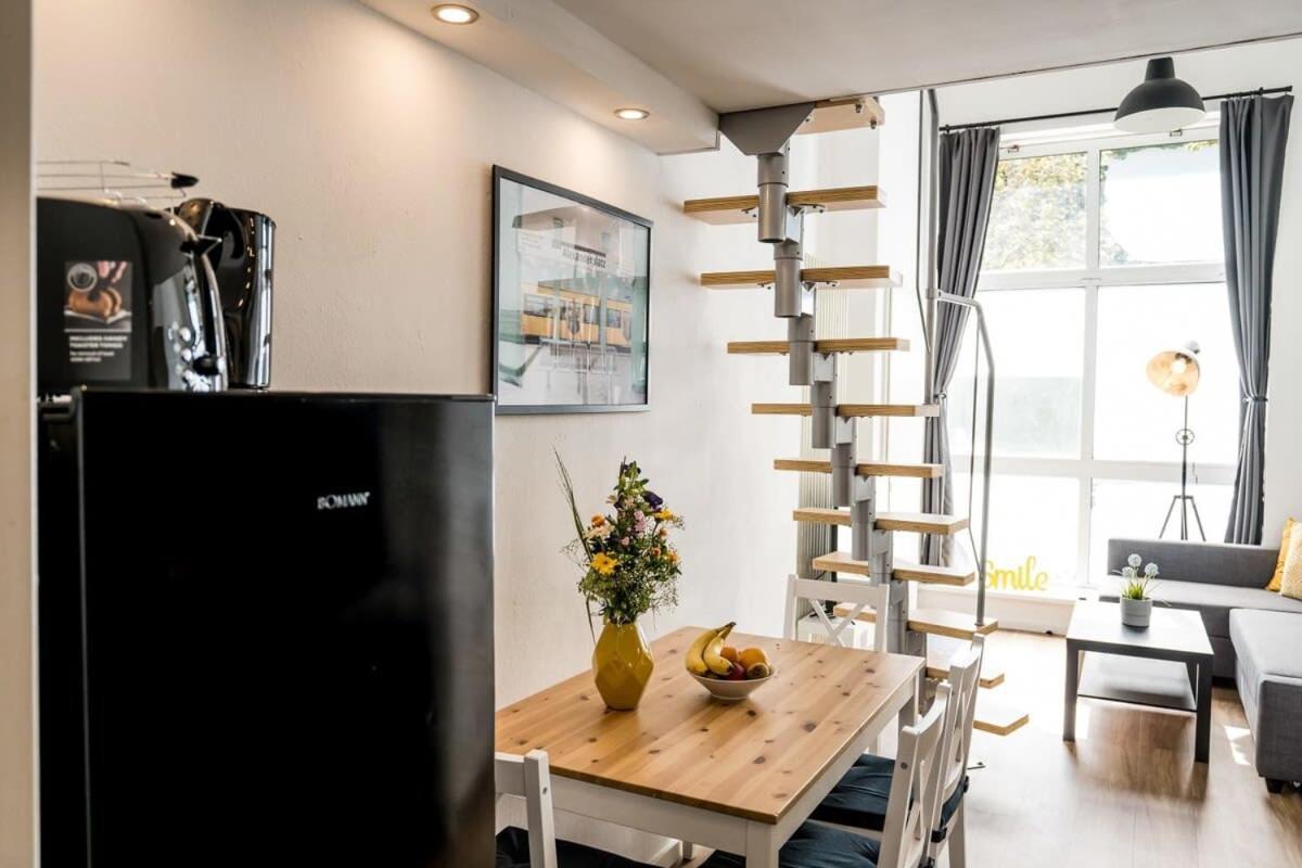 Industrial Loft In Mitte Apartment